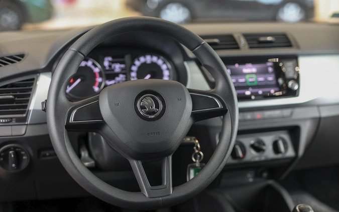 Skoda Fabia cena 52850 przebieg: 25415, rok produkcji 2019 z Nowe Miasto nad Pilicą małe 596